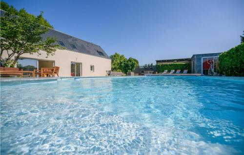 Piscină, Stunning Home In Fondettes With Outdoor Swimming Pool, Wifi And 3 Bedrooms in Luynes