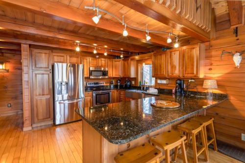 Stoney Brook Cabin in Boone, USA