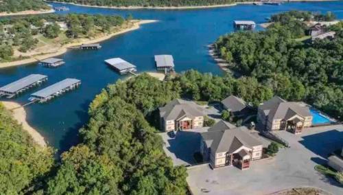 Rockwood Condos on Table Rock Lake With Boat Slips, Branson