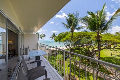 One-Bedroom Park View room in Waikiki Shore by Outrigger