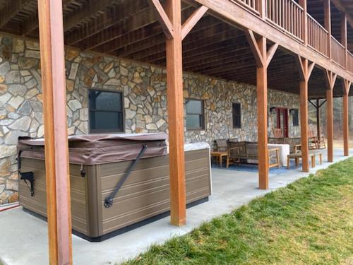 Sleepy Valley Hideaway in Boone, USA
