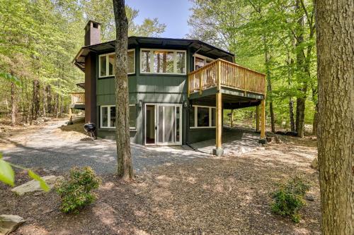 Pocono Pines Retreat with Private Deck! in Pocono Pines, USA