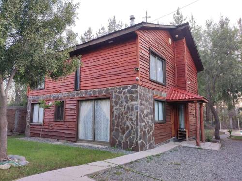 Cabaña en Recinto con piscina y tinaja - Chillán