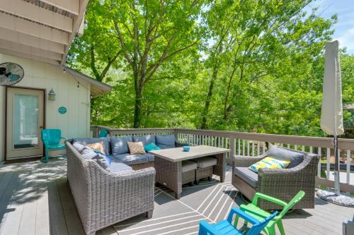 Lakefront Retreat in the Heart of Osage Beach! Lakefront Retreat in the Heart of Osage Beach!