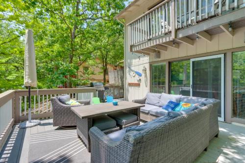 Lakefront Retreat in the Heart of Osage Beach! Lakefront Retreat in the Heart of Osage Beach!