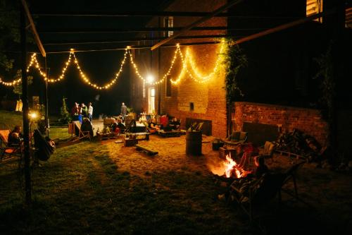 CAMP Agroturystyka Gorzelnia Gwieździn (CAMP Agroturystyka Gorzelnia Gwiezdzin) in Gveždzina