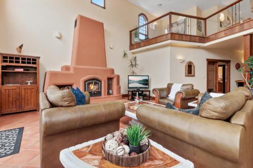 Casa Grande Inn & Suites - Accommodation - Penticton