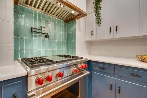 Central Austin Home Indoor and Outdoor Play Areas in Austin, USA