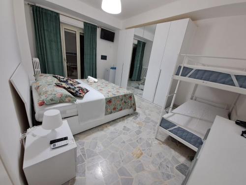 Quadruple Room with Shared Bathroom