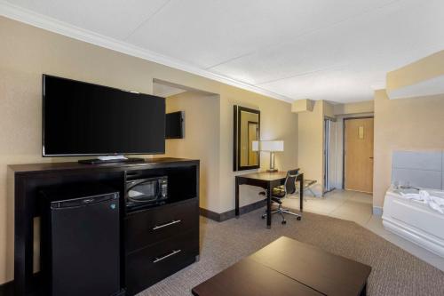 Best Western Harrisburg North Hotel - image 12
