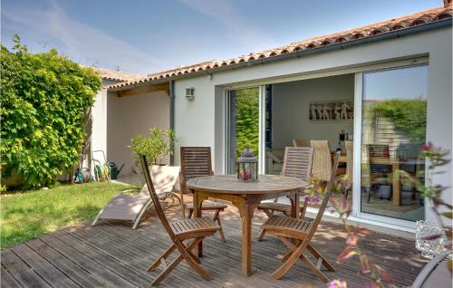 2 Bedroom Pet Friendly Home In Rivedoux-plage