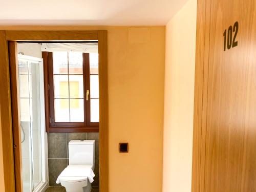 Hostal Ainoa Room Type - Double Room with Balcony