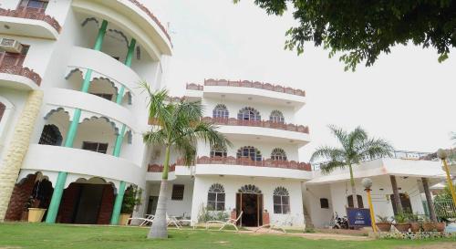 OYO Flagship Ranibagh Palace