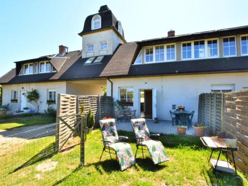 3 bedrooms, 7 beds
