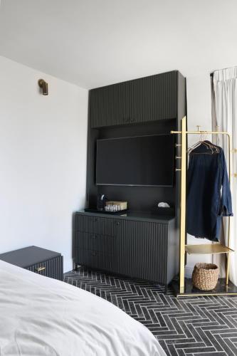 Mini Premium Room with Rooftop & Outdoor Bath image 10