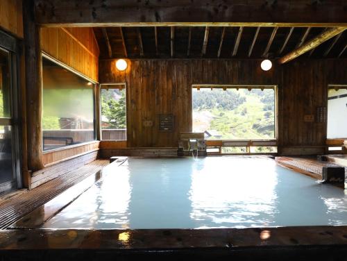 Manza Onsen Nisshinkan - Accommodation - Tsumagoi