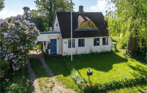  Beautiful Home In Stege With Sauna, Wifi And 3 Bedrooms, Pension in Stege