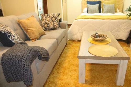 The Haven-Condo with free Wi-Fi, Netflix & Parking