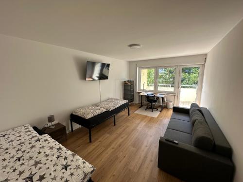 Beautiful, quiet and cosy apartment with balcony in central location - Apartment - Karlsruhe
