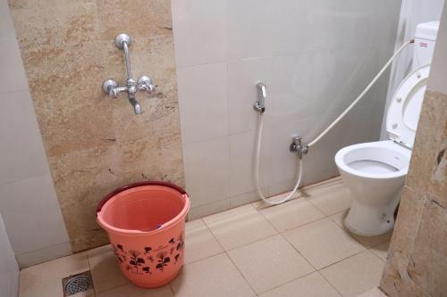Budget Double Room image 10
