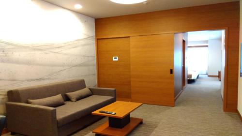 Odysis Suites Osaka Airport Hotel