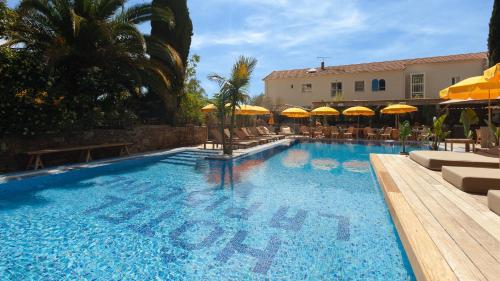 Hôtel La Piscine - Hôtel - Le Lavandou