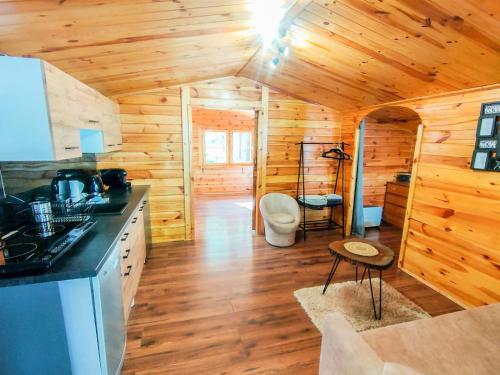 DOM LAS 2-natura, relaks, jacuzzi, akwen Jeziorsko in 羅茲市中心