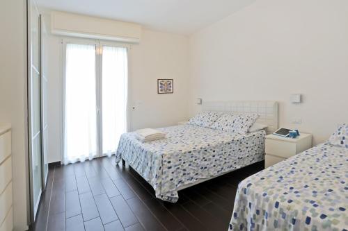One-Bedroom Apartment image 10
