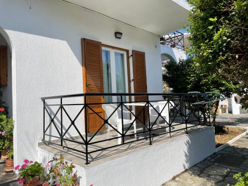 Karagiozos Studios & Apartments - image 3