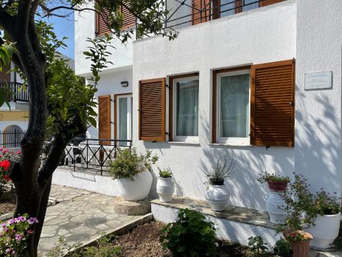 Karagiozos Studios & Apartments - image 2
