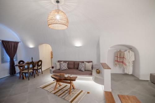 Sun Angelos Oia - Luxury Cave Suites in Santorini