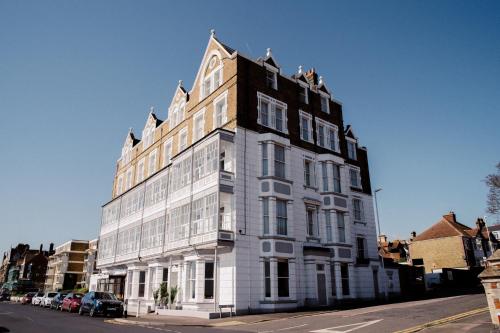 San Clu Hotel, Bar & Brasserie · Ramsgate