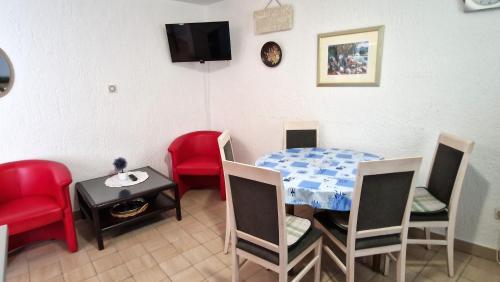 Apartment with Sea View image 9