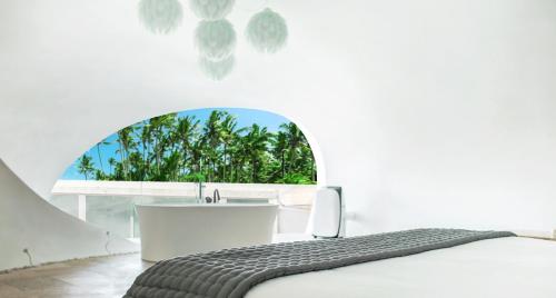 The Cloud Beachfront Villa Tabanan