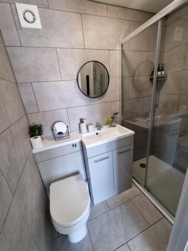 The Old Workshop Oxford Countryside Apartment - Wifi - Free Parking in 布萊徹登