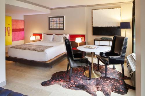 room detail thumbnail 1