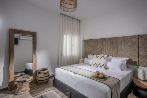 Khroma Luxury Suite 3- Beach front apartment