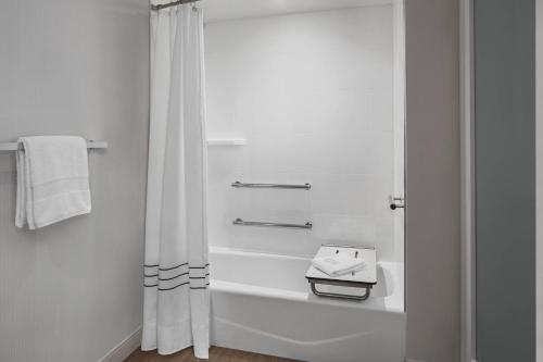 Pleasanton Marriott - image 14