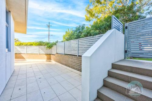 Balcony/terrace, Aircabin - 1km to Wolli Creek - Lovely - 2 bed Apt in Marrickville