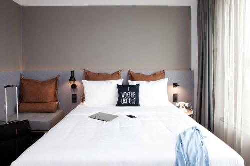 1 queen bed
