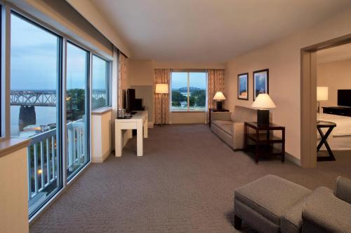 Sheraton Louisville Riverside Hotel in Jeffersonville, USA