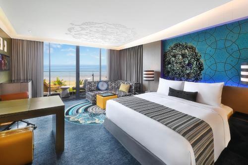 1 king bed, 1 queen bed
