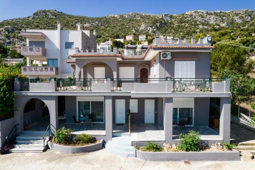  MTC-D Apartments by the Sea and Airport, Pension in Porto Rafti bei Kouvarás