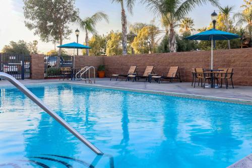Swimming pool, Four Points by Sheraton Ontario-Rancho Cucamonga in Rancho Cucamonga (CA)
