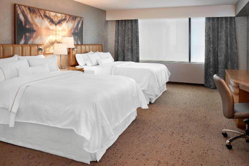 Deluxe, Larger Guest room, 2 Queen, City view, Deluxe Wing