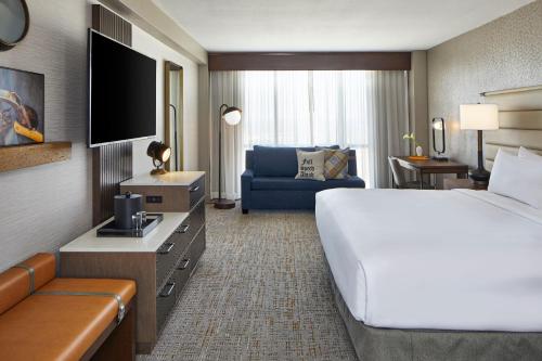 Renaissance Mobile Riverview Plaza Hotel - image 11