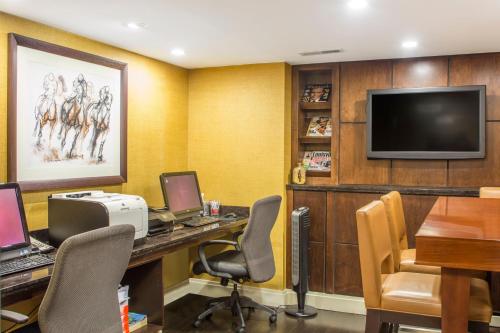 Louisville Marriott East - image 34