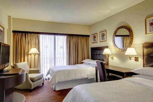2 twin beds