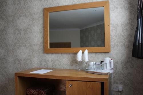 The Windmill Hotel - image 5