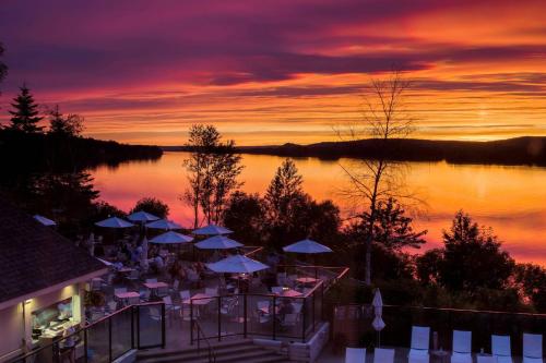 สระว่ายน้ำ, Delta Hotels Fredericton in เฟรเดริกตัน (NB)